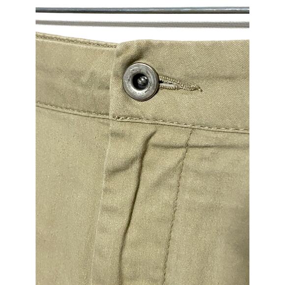 DC Shoes Khaki Chino Shorts Relaxed Fit Flat Front Pockets Mens Size 40 Stretch - Picture 3 of 9